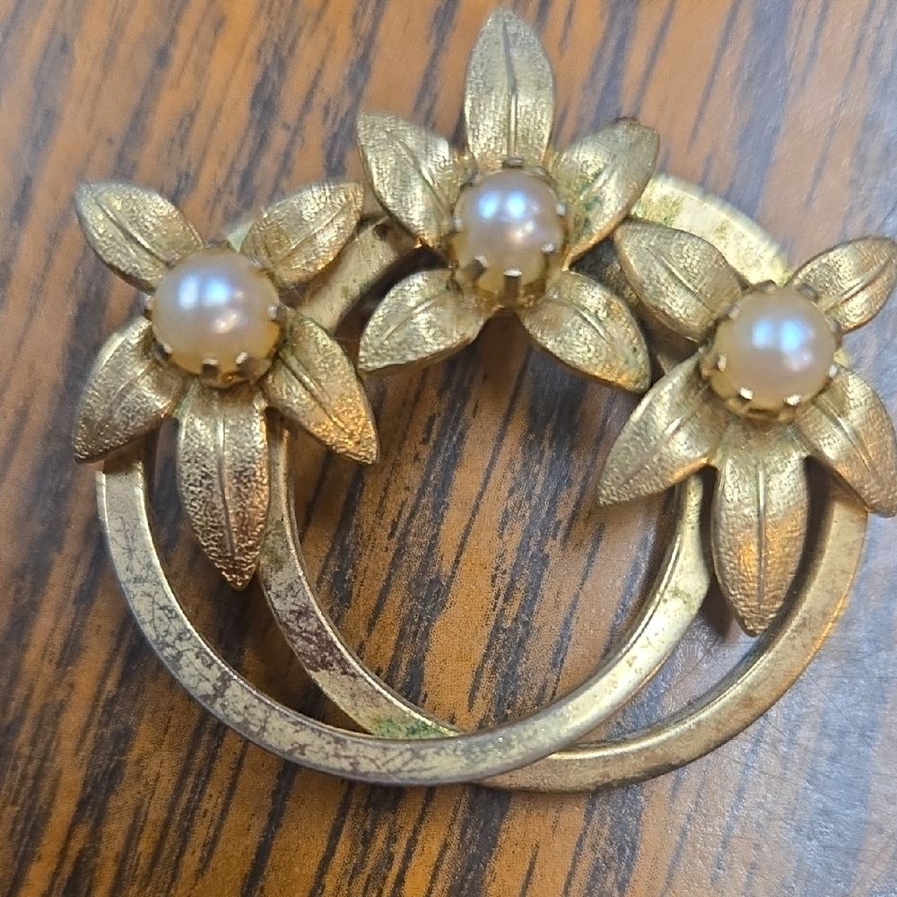 Elegant Gold Floral Pearl Brooch